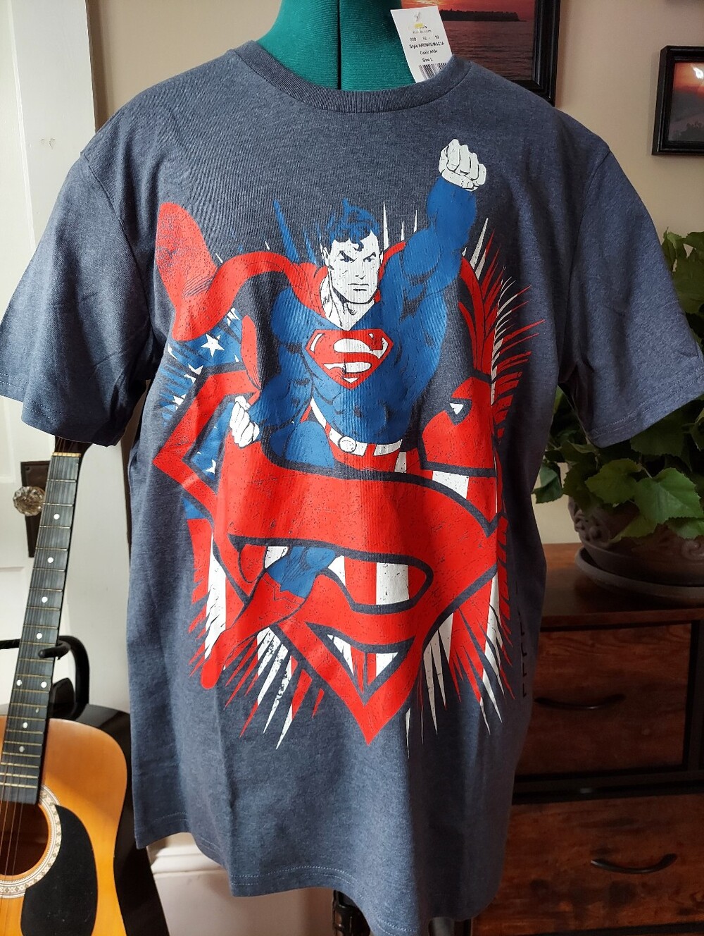 Superman Short Sleeve T-shirt NWT Men's Size L